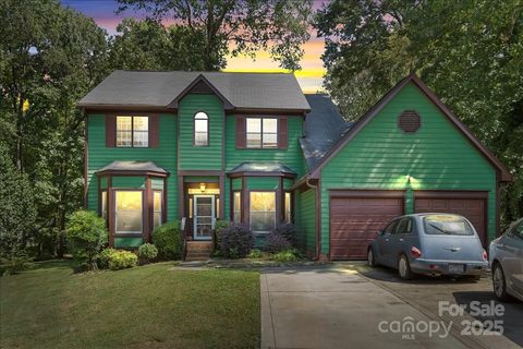 705 Wild Oak Court sold home in Oakdale Woods, Charlotte, NC