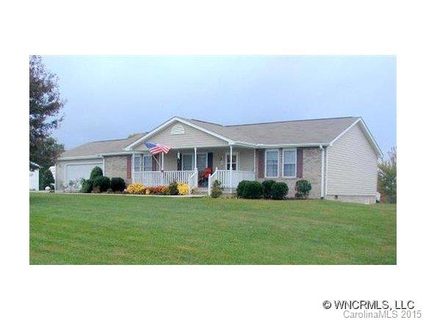 13 Countryside Drive sold home in Country Crossing, Hendersonville, NC