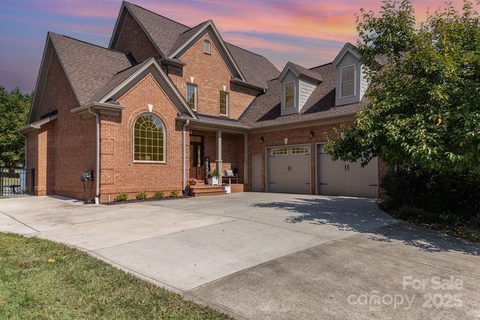6075 Willow Farm Drive sold home in Willow Farms, Denver, NC