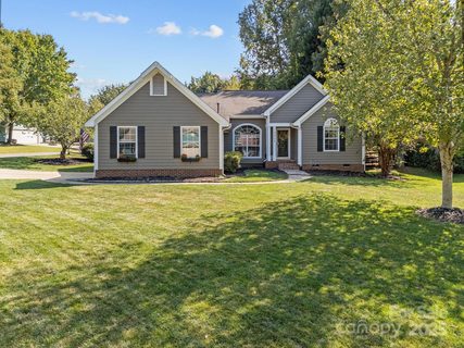 16403 Amber Field Drive sold home in Harvest Pointe, Huntersville, NC