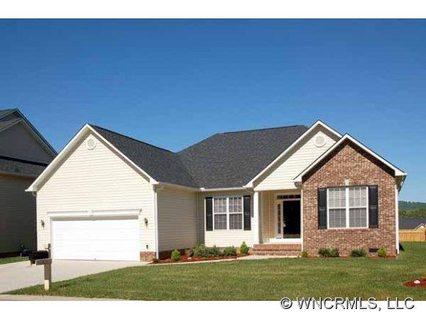 4 Holmes Lane sold home in Stonecrest, Arden, NC