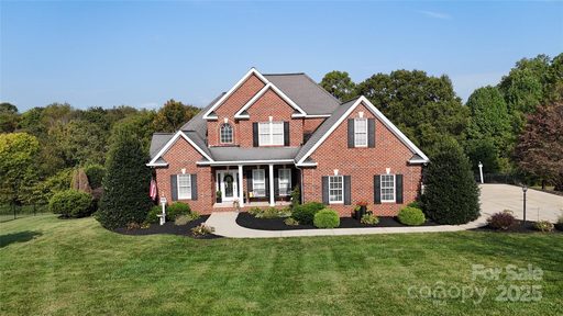 2400 Carriage Lane