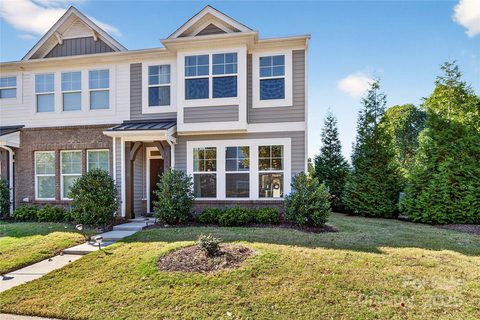 176 Waterlynn Ridge Road sold townhome in Waterlynn Grove, Mooresville, NC