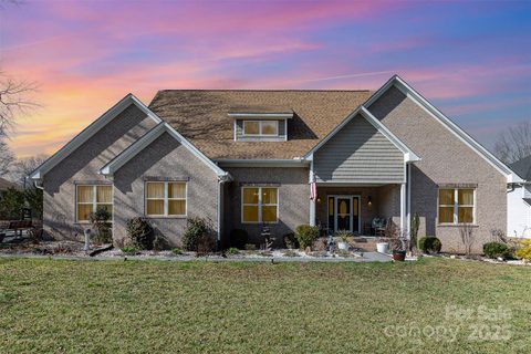 4321 Rolling Acres Road sold home in Country Club Hills, Charlotte, NC