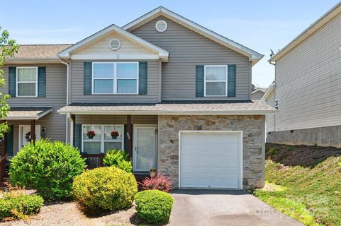204 Pembrook Road sold townhome in Brookhaven Village, Swannanoa, NC