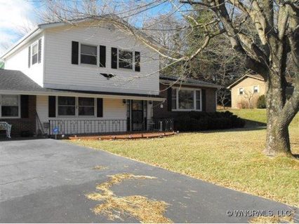 72 Fairway Hills Drive sold home in Fairway Hills, Waynesville, NC