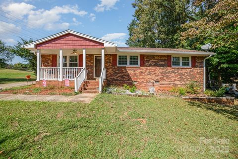 801 Windwood Drive active home in Meadowbrook Acres, Gastonia, NC