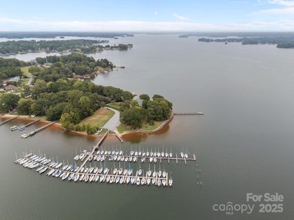 1887 Yacht Club Drive active home in Lake Norman, Denver, NC