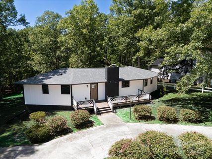 200 Lakeview Road active home in Anderson Heights, Albemarle, NC