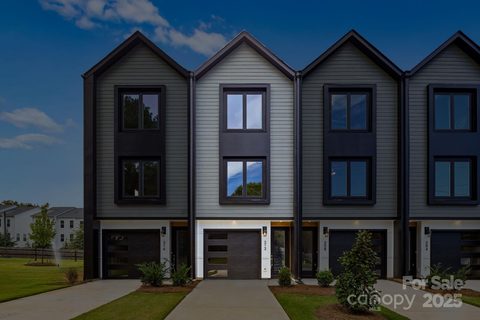 212 Mattoon Street