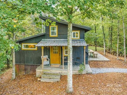 160 Ivy Bluffs Road sold home in Ivy River Bluffs, Marshall, NC