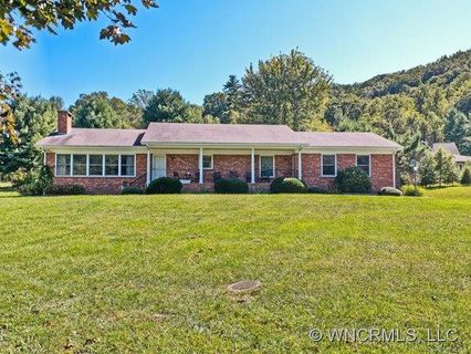 107 White Oak Circle sold home in Meadowbrook, Black Mountain, NC