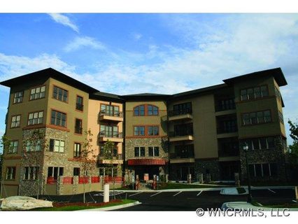 350 East Allen Unit 107 sold condo in 350 East Allen Condominiums, Hendersonville, NC
