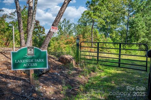 436 E Settings Boulevard active home in Lake Rhodhiss Estates, Valdese, NC