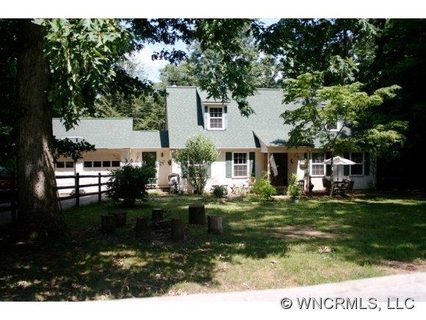 2 Reynolda Dr