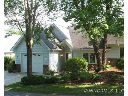 8 Silver Place sold townhome in Mountainbrook Village, Black Mountain, NC