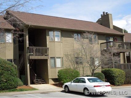 201 Racquet Club Road Unit 9 sold condo in Courtside Condos, Asheville, NC