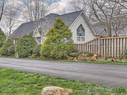 6 Caton Place sold home in Mountainbrook Village, Black Mountain, NC