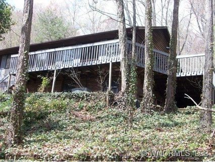 38 Country Road sold home in Highland Terrace, Clyde, NC