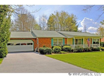 11 Meadow Drive