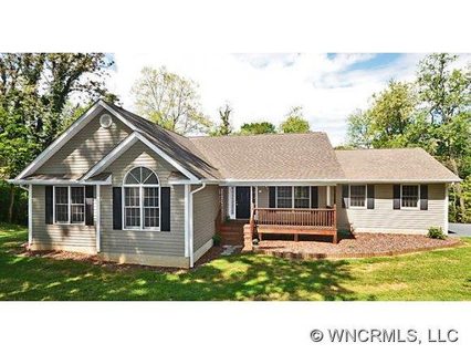 15 Baird Alley sold home in Beaver Lake, Asheville, NC