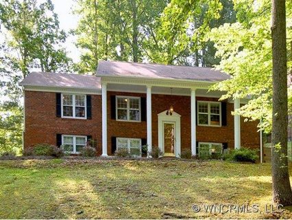 22 Forest View Drive sold home in Beaver Lake, Asheville, NC