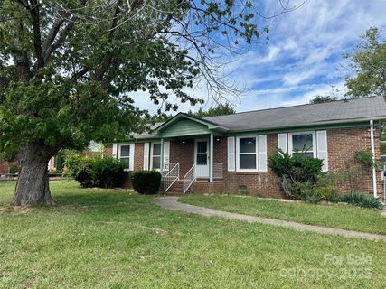 2042 Longdale Drive sold home in Yorkwood, Charlotte, NC