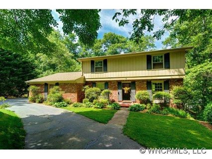 15 Forest View Drive sold home in Beaver Lake, Asheville, NC
