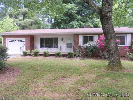 214 Lyndale Road sold home in Claude Kilpatrick, Hendersonville, NC