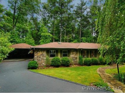916 Toxaway Circle