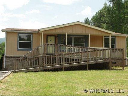 16 Timbers Edge Ln sold home in Mountain Shadows, Fairview, NC