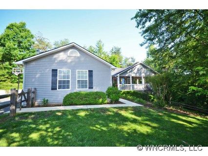 17 Carissa Drive sold home in Tennille Dawn Estates, Weaverville, NC