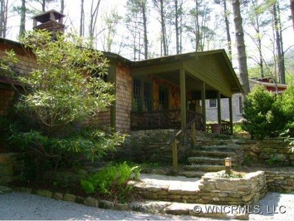 85 Chestnut Hill Road