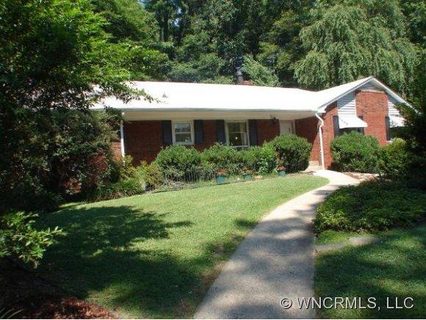 85 Woodbury Road
