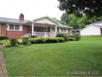 90 Fairway Hills sold home in Fairway Hills, Waynesville, NC