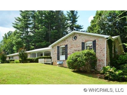 112 Mockingbird Drive sold home in Statonwoods, Hendersonville, NC