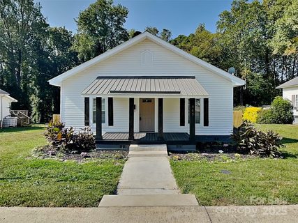 313 Bruce Avenue pending home in Mooresville Mill Village, Mooresville, NC