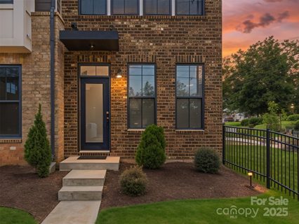 3739 S Tryon Street sold townhome in South Tryon Townhomes, Charlotte, NC