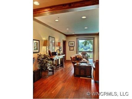 121 Firefly Cove