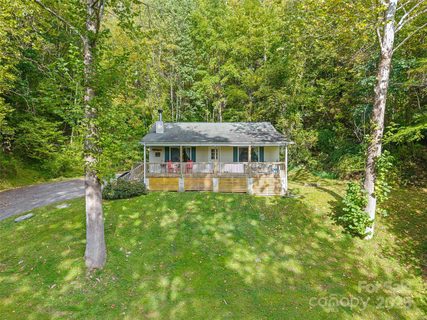 1465 Maple Springs Drive sold home in Maple Springs, Waynesville, NC