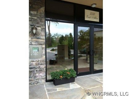 350 East Allen Unit 407 sold condo in 350 East Allen Condominiums, Hendersonville, NC