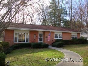 433 Hillcrest Circle
