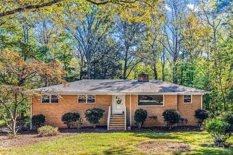 8620 Pine Circle sold home in Hickory Acres, Charlotte, NC