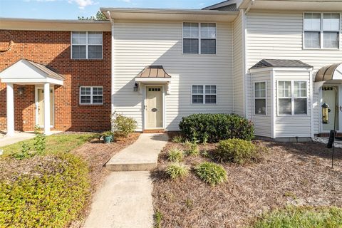 4220 Melrose Club Drive sold home in Melrose Townhomes, Matthews, NC