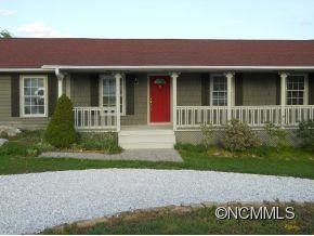 13 Apple Blossom Lane