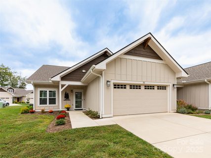 32 Cozy Cottage Way sold townhome in The Cottages At Averys Creek, Arden, NC
