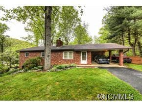 221 West Poplar Drive sold home in Green Mtn Estates, Hendersonville, NC