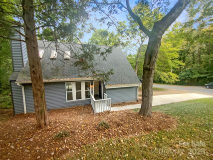 8001 Briardale Drive sold home in Sharon Forest, Charlotte, NC