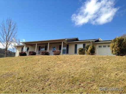 12 Sydney Lane sold home in Windy Hill Farms, Asheville, NC