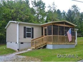 810 Miami Terrace sold home in Miami Terrace, Hendersonville, NC